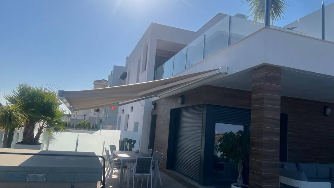 Venta - Chalet - Los Montesinos - Los Montesinos Centro