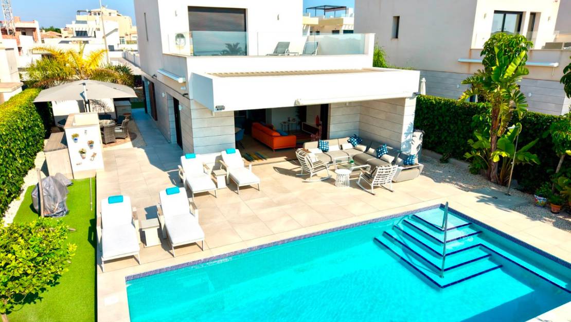 Venta - Chalet - Los Montesinos - Los Montesinos Centro