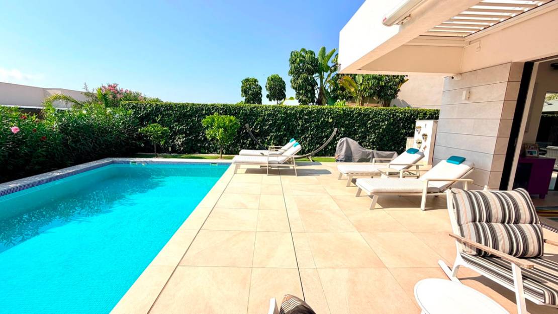 Venta - Chalet - Los Montesinos - Los Montesinos Centro