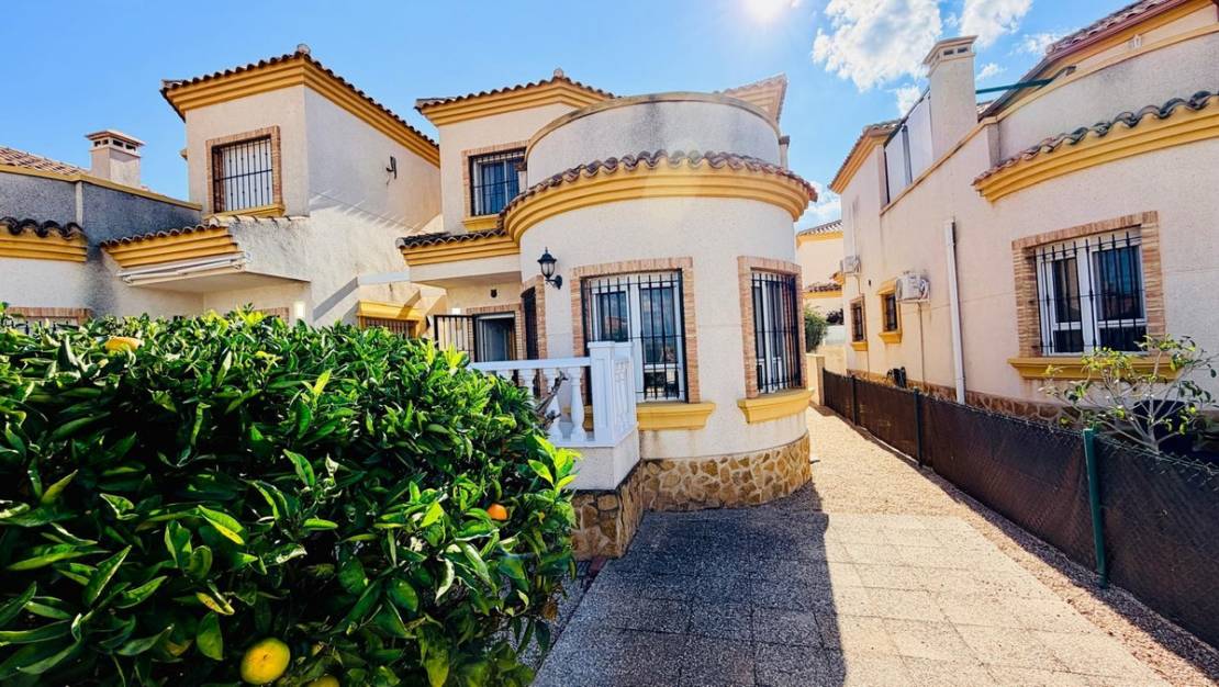 Venta - Chalet - Los Montesinos - Los Montesinos Centro