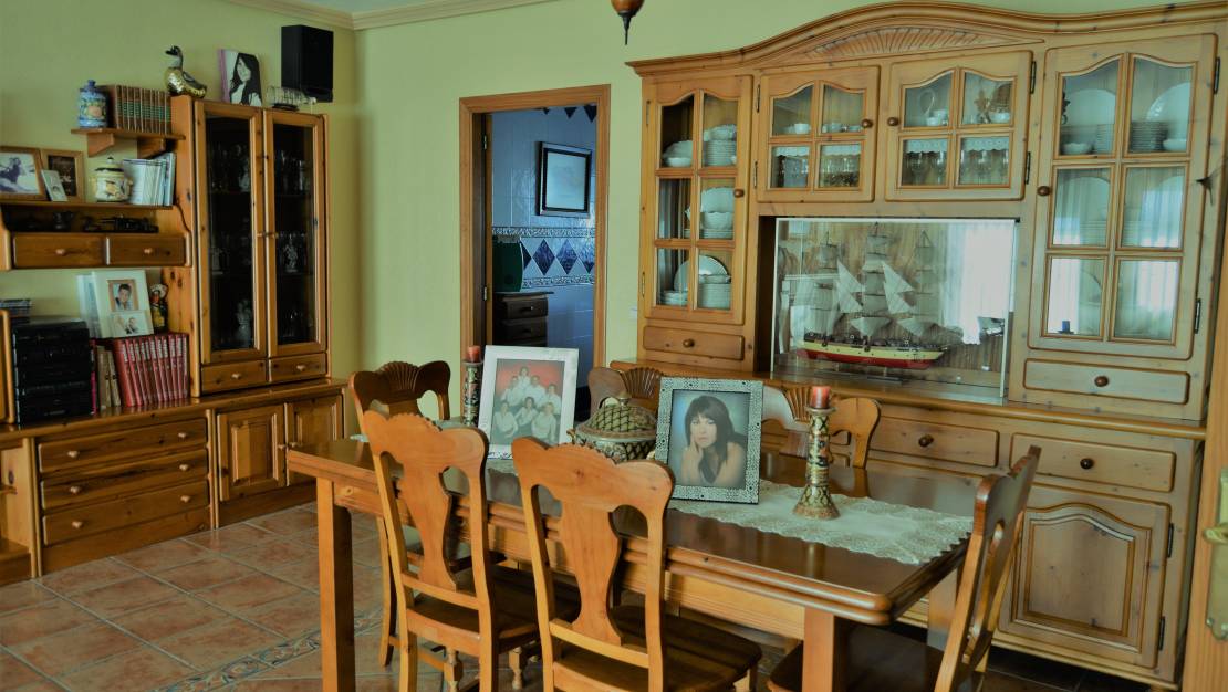 Venta - Chalet - Los Montesinos