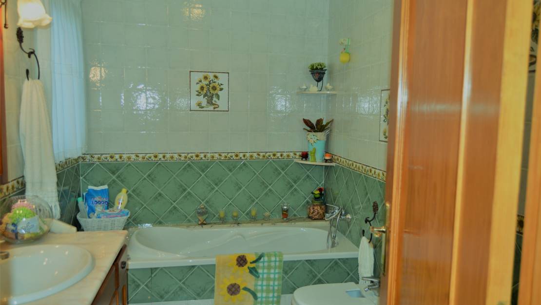 Venta - Chalet - Los Montesinos