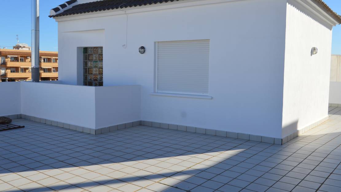 Venta - Chalet - Los Montesinos