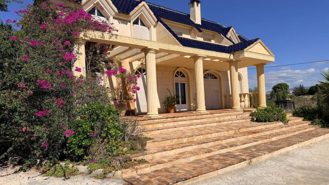 Venta - Chalet - Mutxamel - Mutxamel Centro