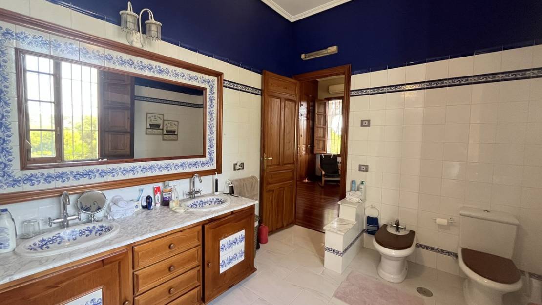 Venta - Chalet - Mutxamel - Mutxamel Centro