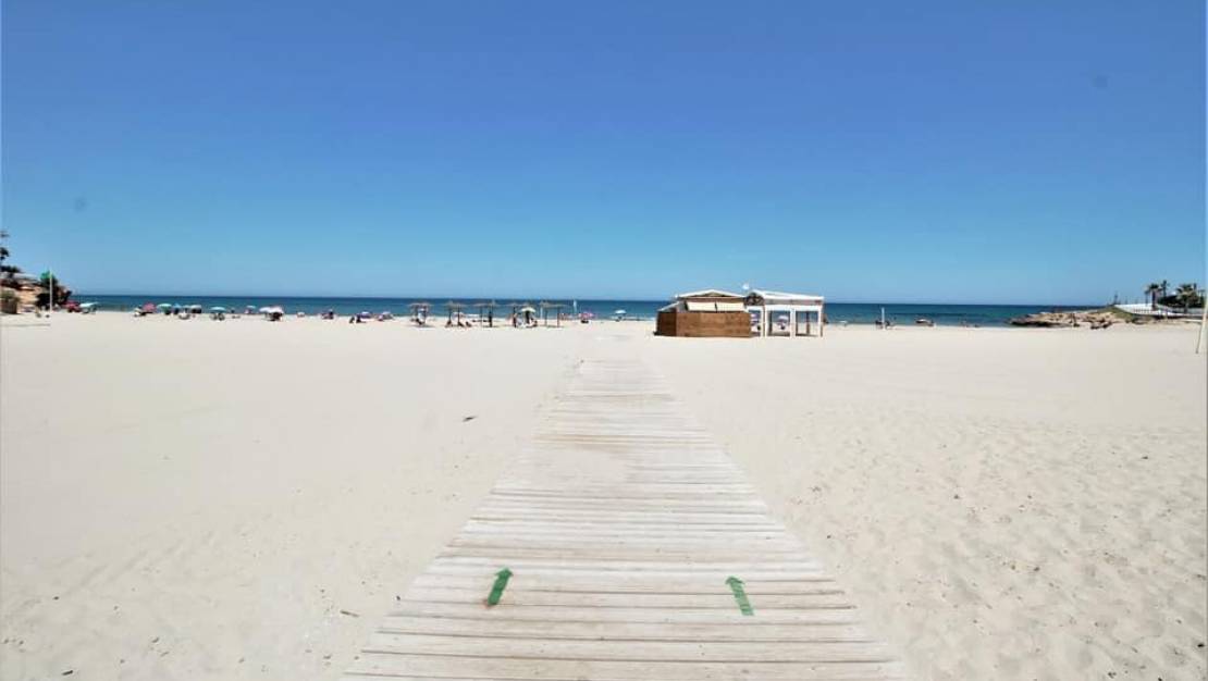 Venta - Chalet - Orihuela Costa - Cabo roig - La Zenia