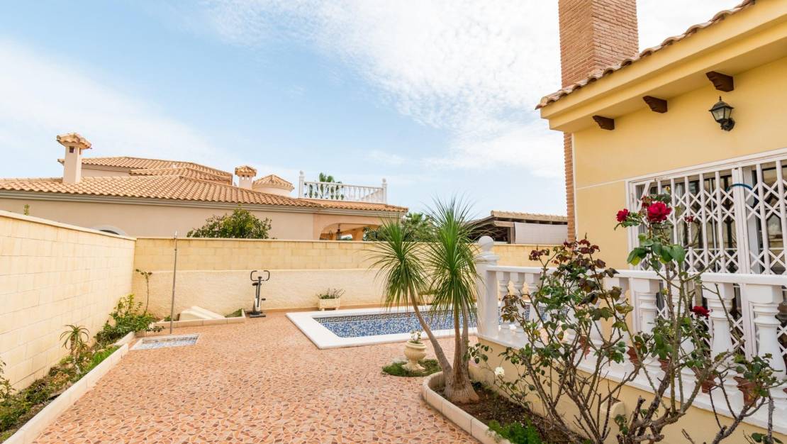 Venta - Chalet - Orihuela Costa - Playa Flamenca