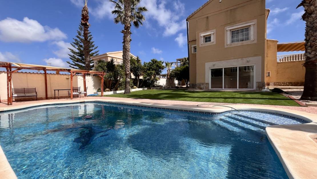 Venta - Chalet - Orihuela - La Zenia