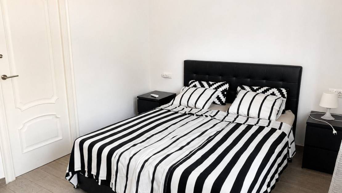 Venta - Chalet - Orihuela - La Zenia