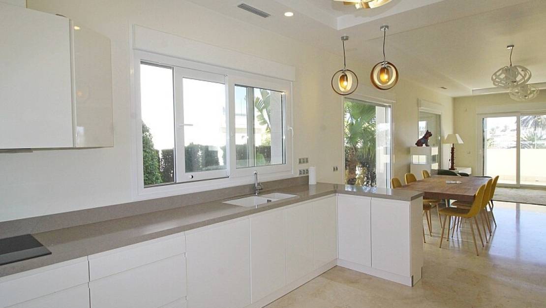 Venta - Chalet - Orihuela - La Zenia
