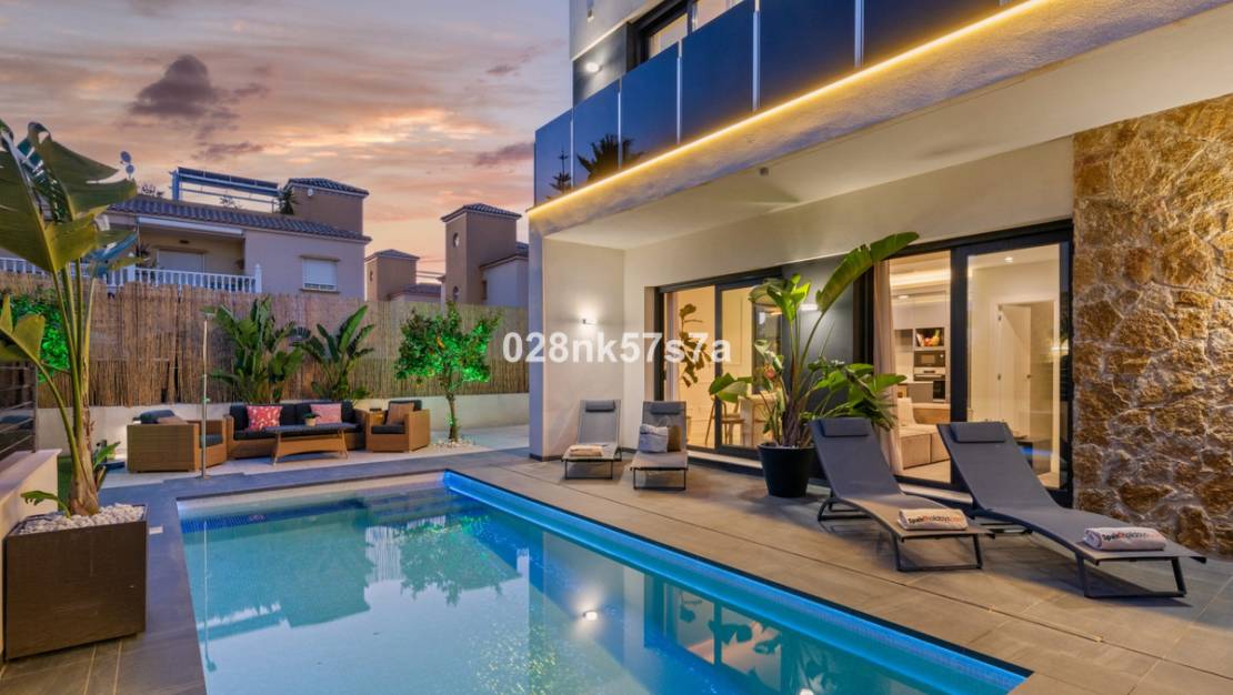 Venta - Chalet - Orihuela - Lomas De Campoamor