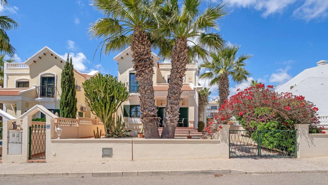 Venta - Chalet - Orihuela - Orihuela Costa