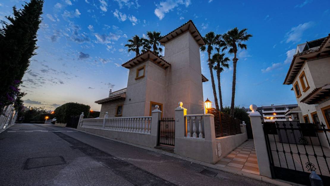 Venta - Chalet - Orihuela - Orihuela Costa