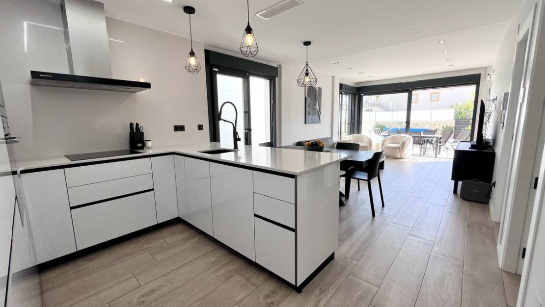 Venta - Chalet - Orihuela - Playa Flamenca