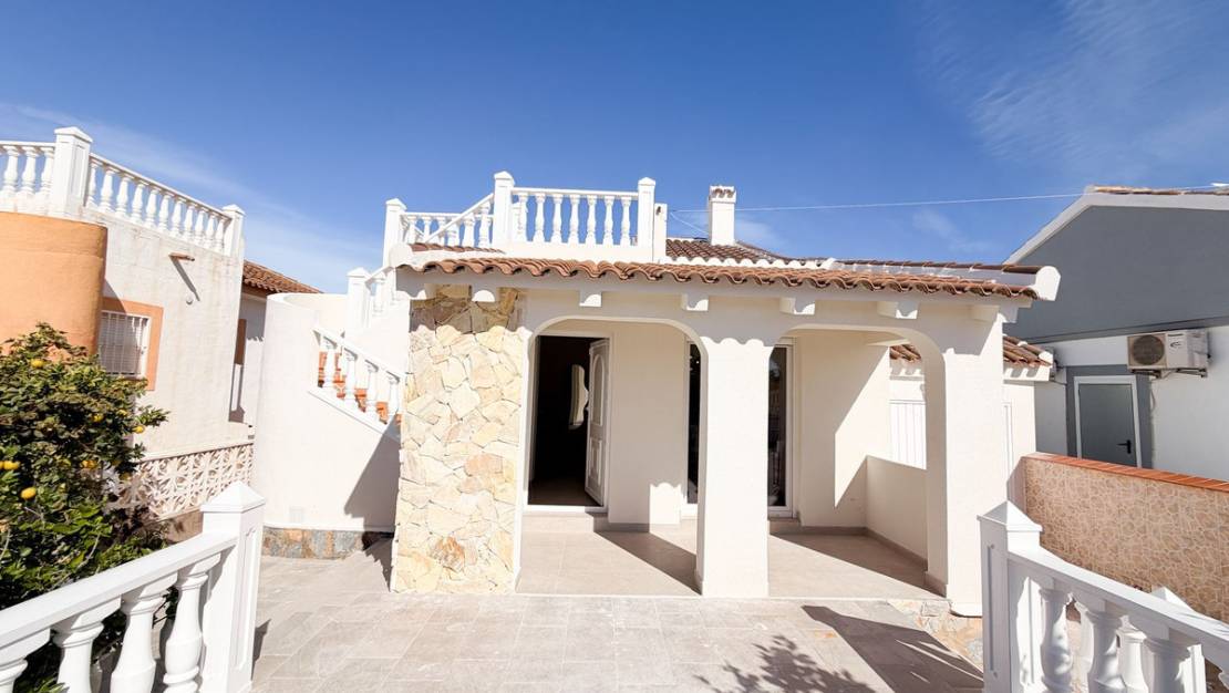 Venta - Chalet - Orihuela - Playa Flamenca