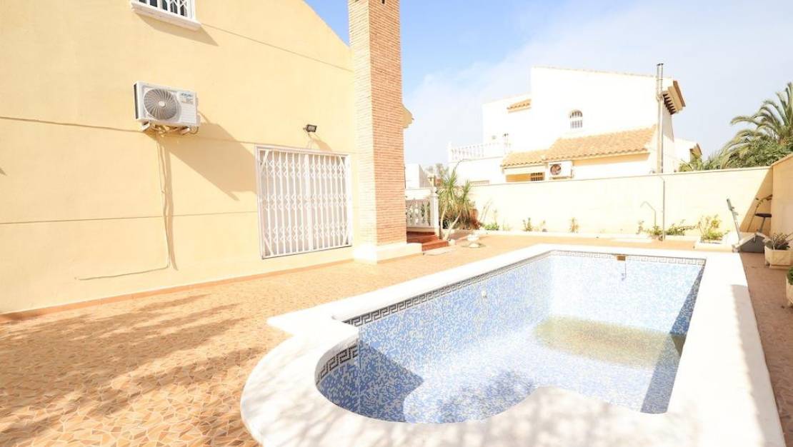 Venta - Chalet - Orihuela - Playa Flamenca