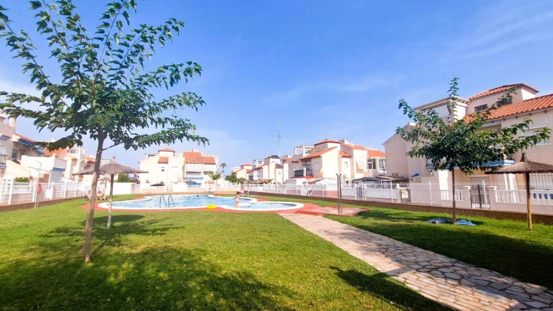 Venta - Chalet - Orihuela - Playa Flamenca