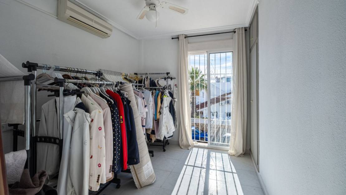 Venta - Chalet - Orihuela - Playa Flamenca