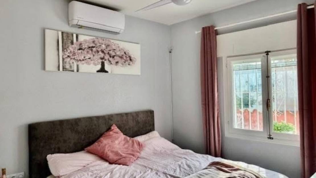 Venta - Chalet - Orihuela - Playa Flamenca