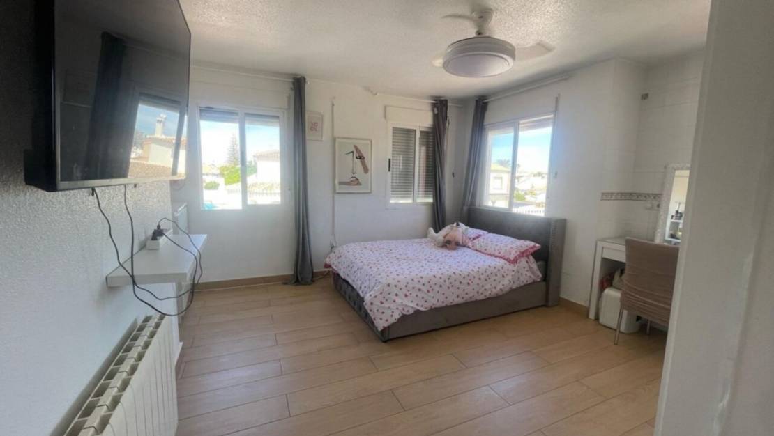 Venta - Chalet - Orihuela - Playa Flamenca
