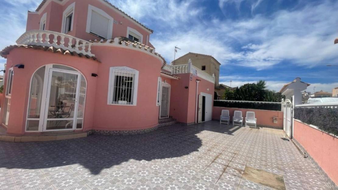 Venta - Chalet - Orihuela - Playa Flamenca