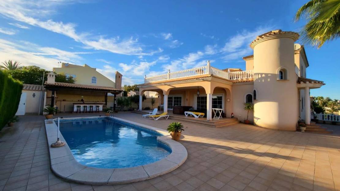Venta - Chalet - Orihuela - Playa Flamenca