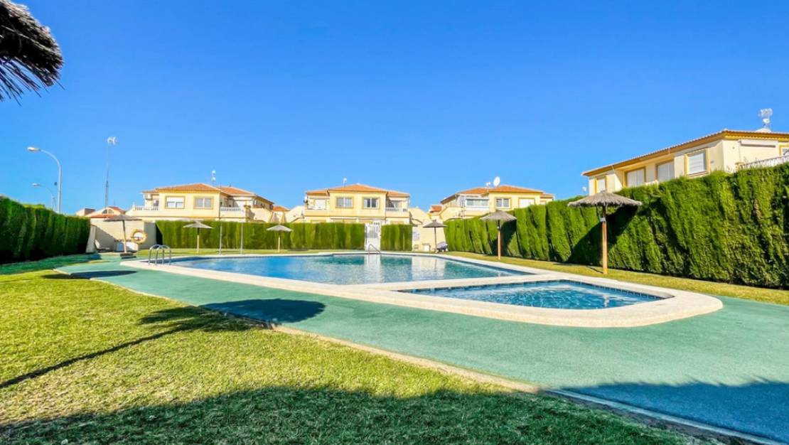 Venta - Chalet - Orihuela - Playa Flamenca