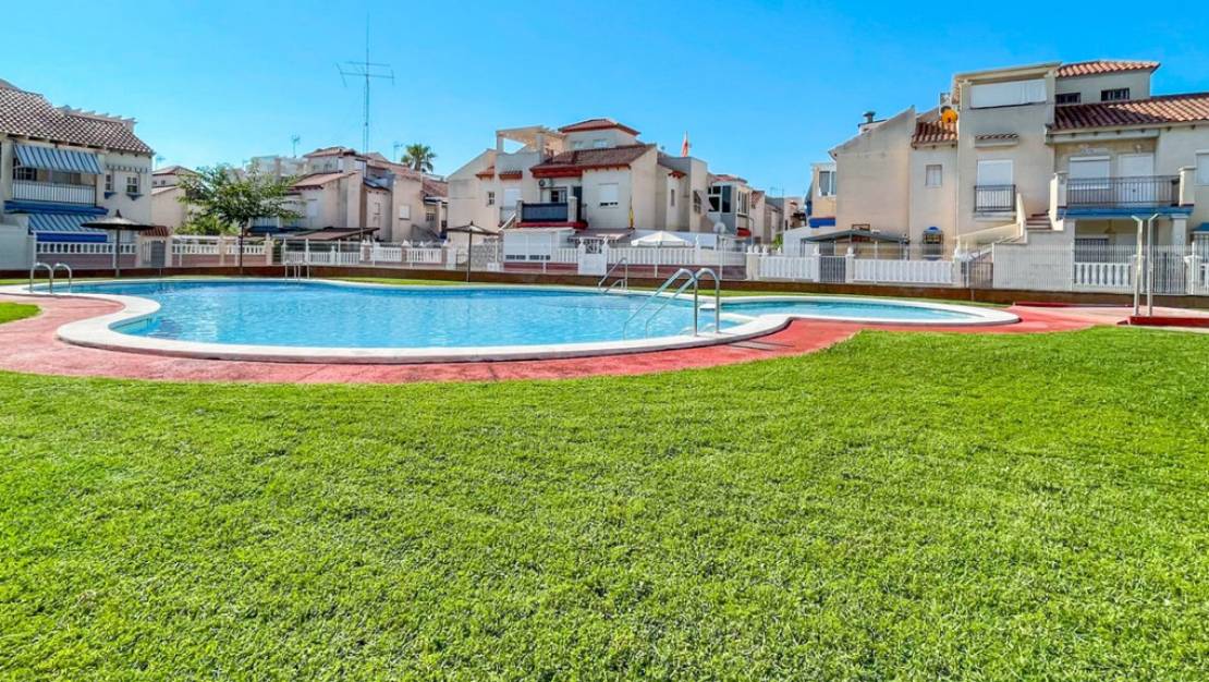 Venta - Chalet - Orihuela - Playa Flamenca