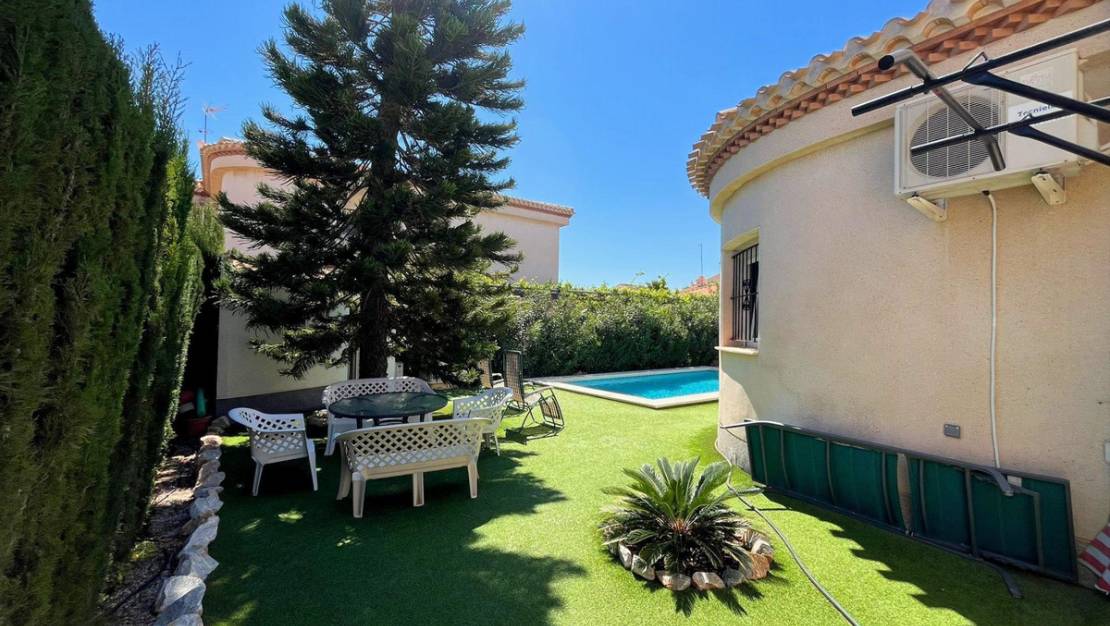 Venta - Chalet - Orihuela - Playa Flamenca