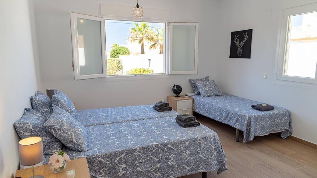 Venta - Chalet - Orihuela - Playa Flamenca