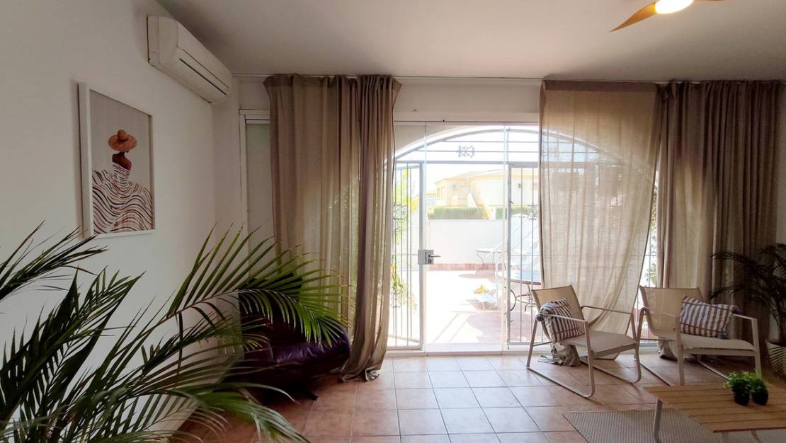 Venta - Chalet - Orihuela - Playa Flamenca