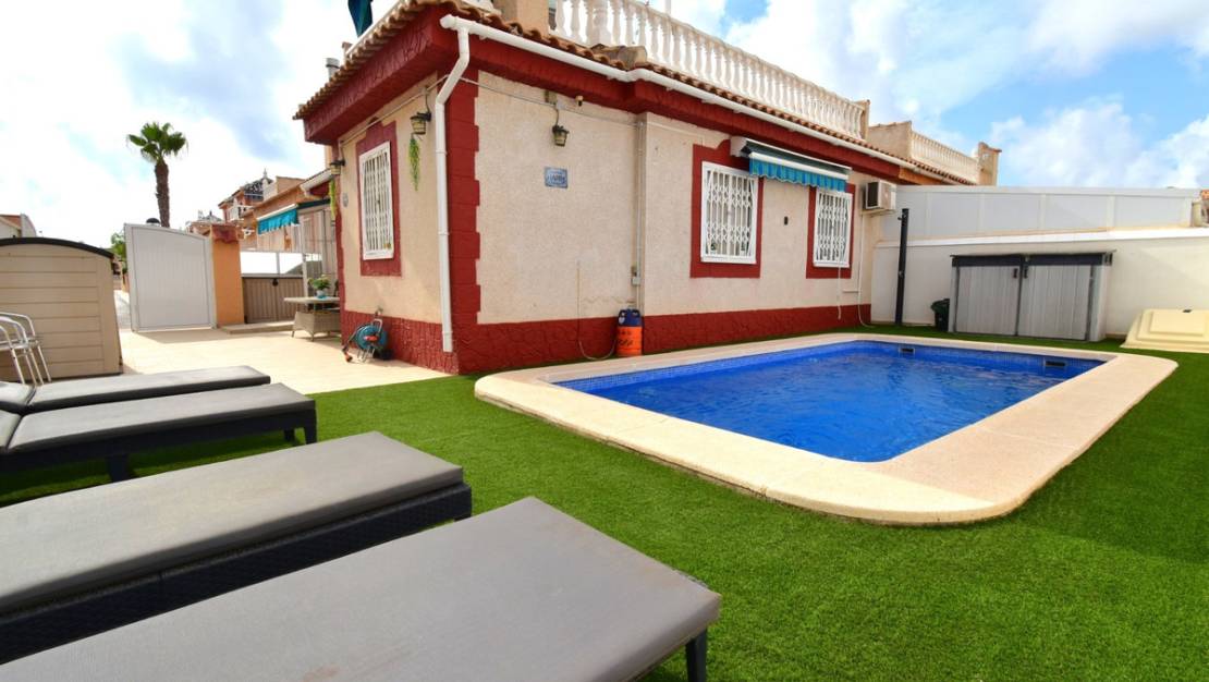 Venta - Chalet - Orihuela - Playa Flamenca