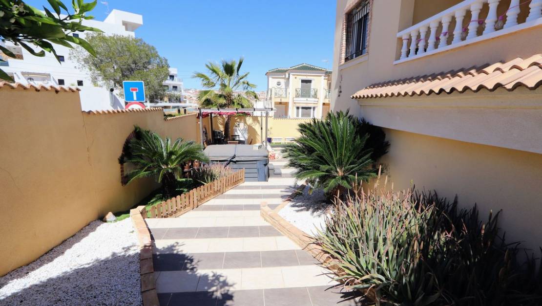 Venta - Chalet - Orihuela - Villamartin