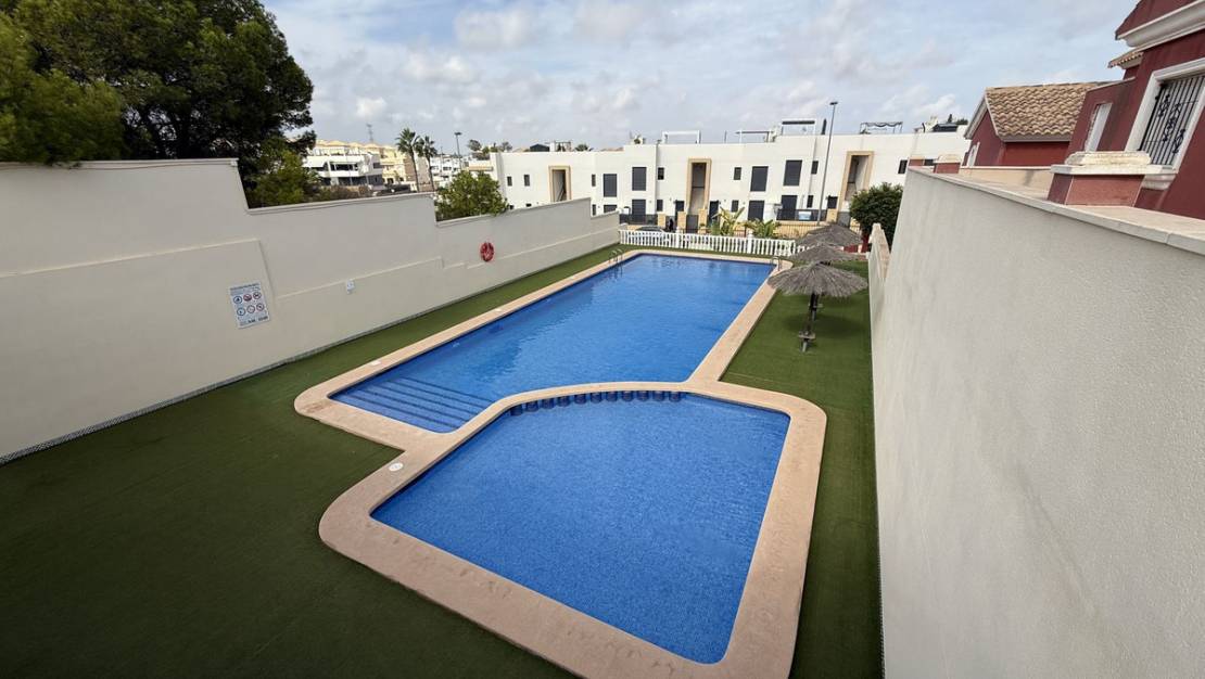 Venta - Chalet - Orihuela - Villamartin