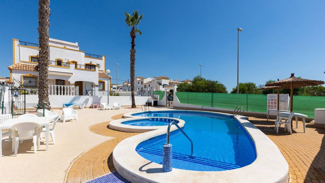 Venta - Chalet - Orihuela - Vistabella Golf