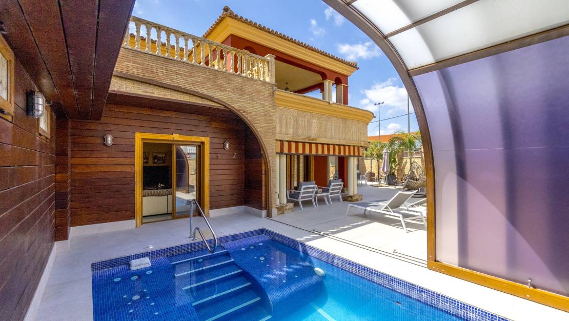 Venta - Chalet - Orihuela