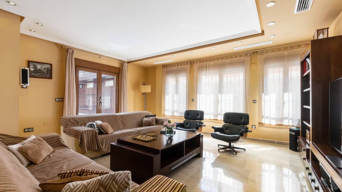 Venta - Chalet - Orihuela