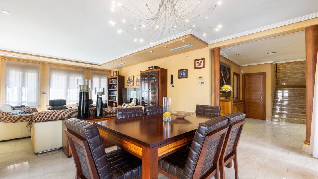 Venta - Chalet - Orihuela