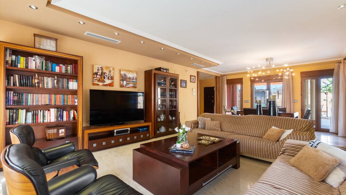 Venta - Chalet - Orihuela