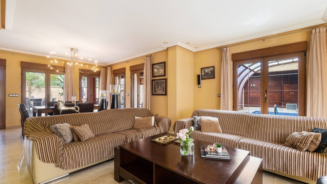 Venta - Chalet - Orihuela