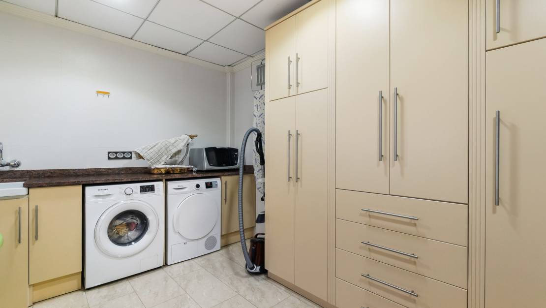 Venta - Chalet - Orihuela