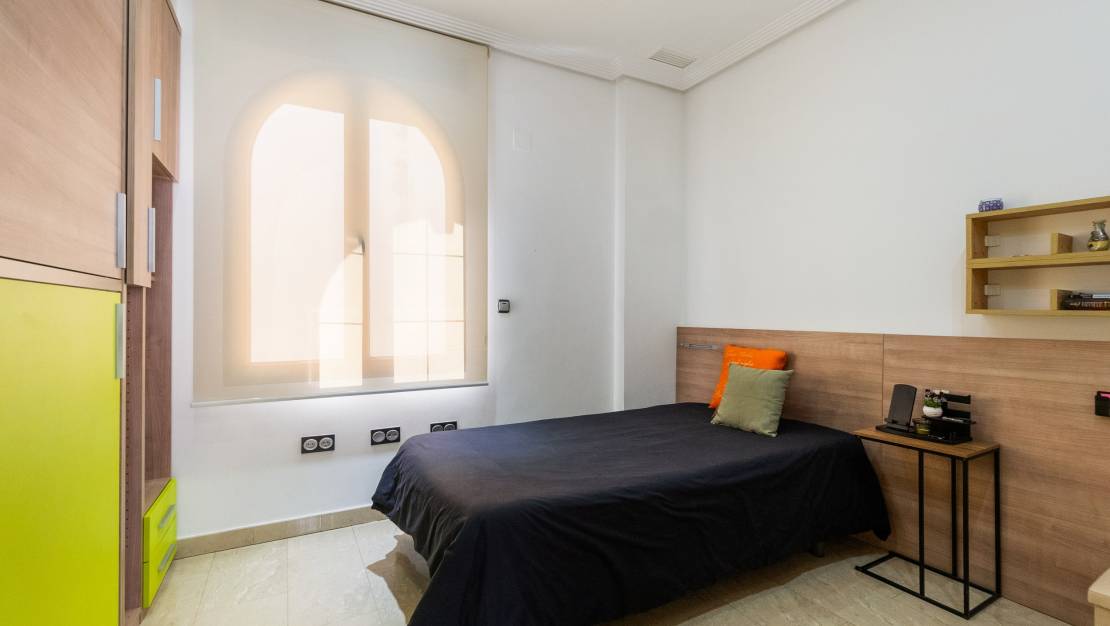 Venta - Chalet - Orihuela