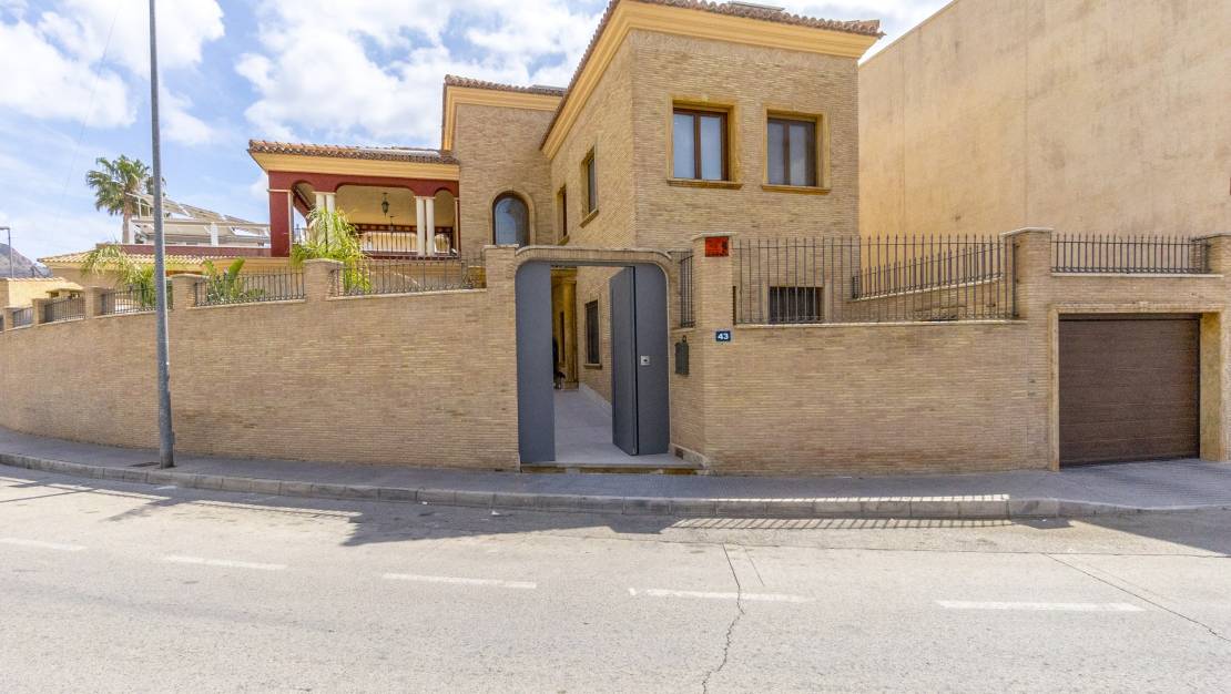Venta - Chalet - Orihuela