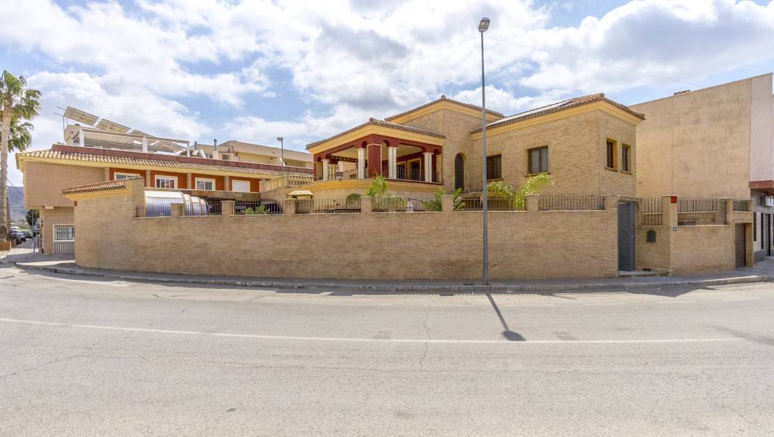Venta - Chalet - Orihuela