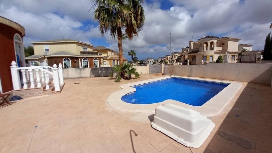 Venta - Chalet - Pilar de la Horadada - Pinar de Campoverde