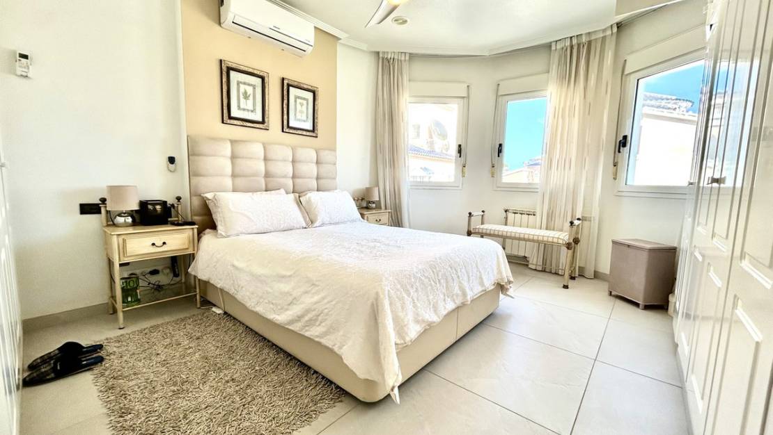 Venta - Chalet - Pilar de la Horadada - Pinar de Campoverde