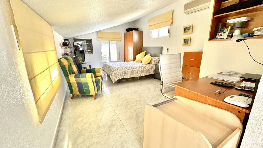 Venta - Chalet - Pilar de la Horadada - Pinar de Campoverde