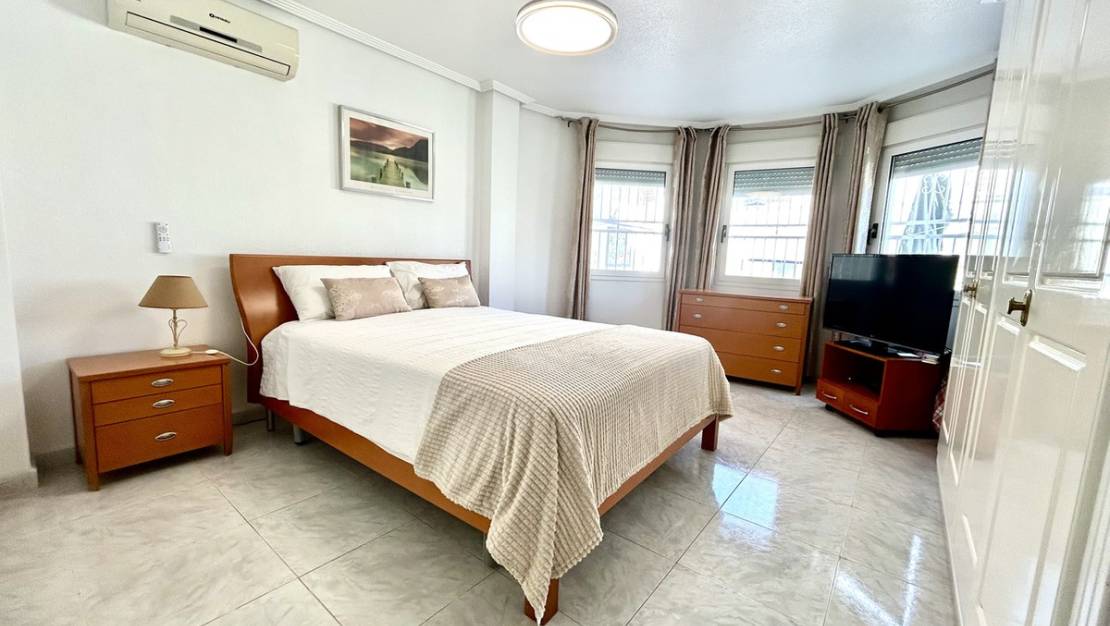 Venta - Chalet - Pilar de la Horadada - Pinar de Campoverde