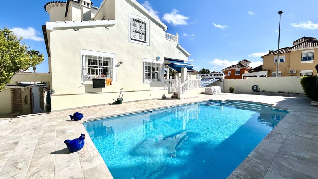 Venta - Chalet - Pilar de la Horadada - Pinar de Campoverde