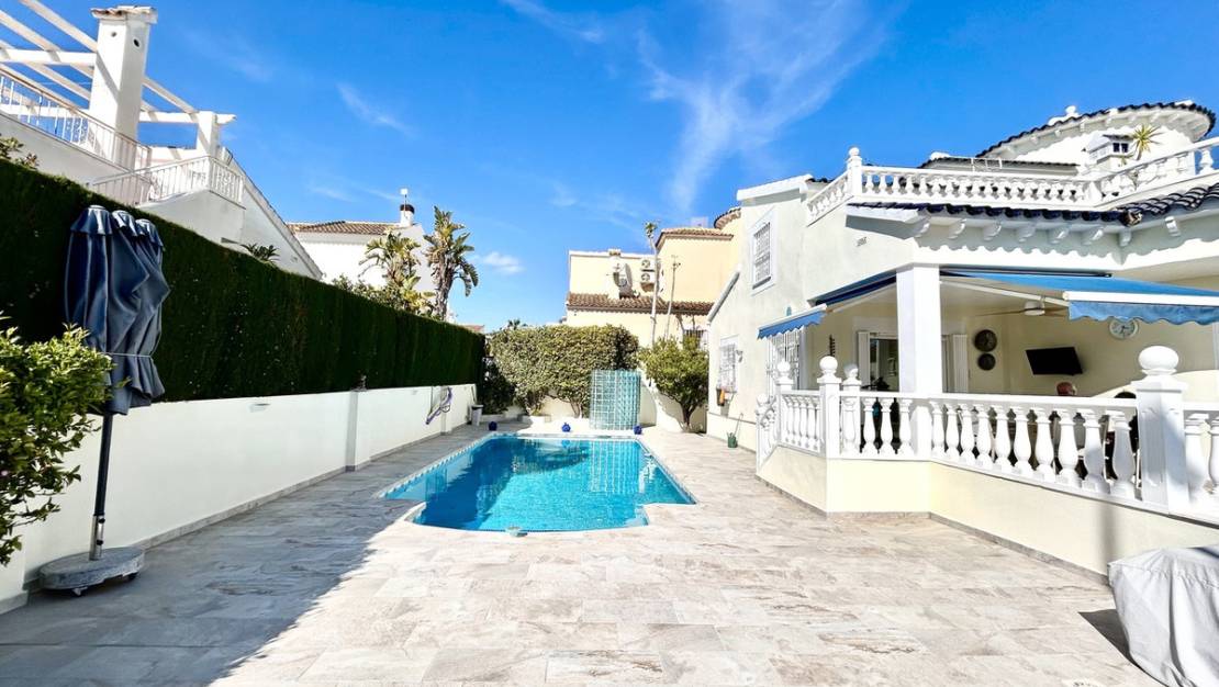 Venta - Chalet - Pilar de la Horadada - Pinar de Campoverde